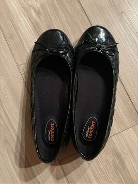 Comfort Women's Black Quilted Ballet Flats